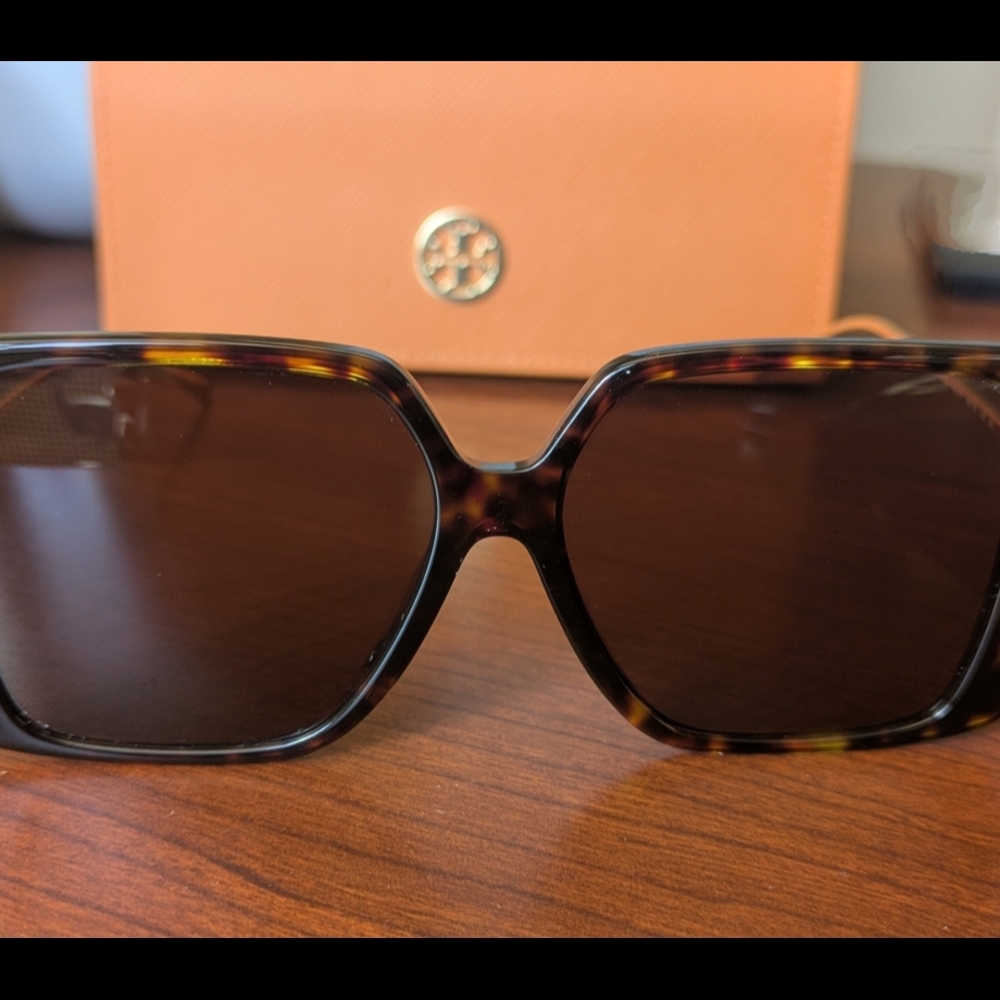 Tory Burch Miller Oversized Square Sunglasses 🔥LIKE NEW🔥
